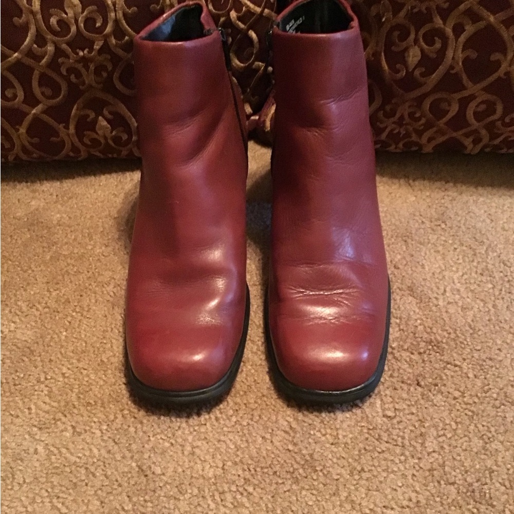 White Mountain Burgundy Ankle Boots